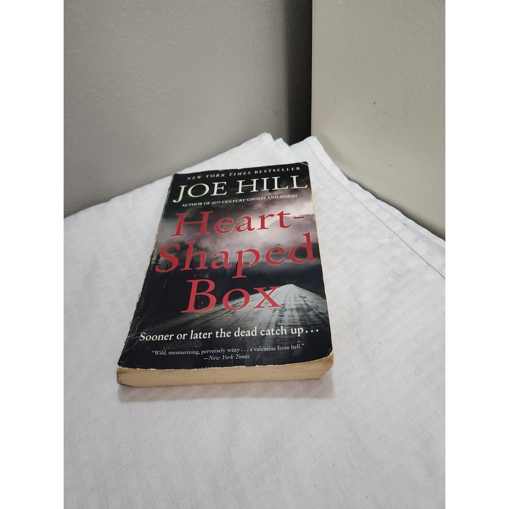 Heart-Shaped Box by Joe Hill Paperback Horror Thriller Novel Harper
